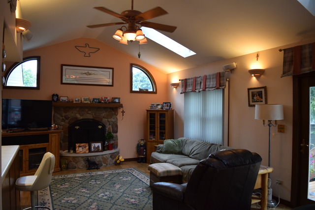 131 N Elroy Ave, Bartlett, IL 60103 photo 10