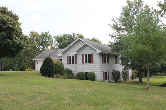 2921 E 14th Rd, Ottawa, IL 61350 photo 1