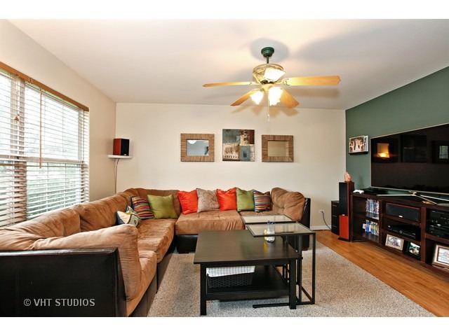4414 Willowbend Dr, Plainfield, IL 60586 photo 3