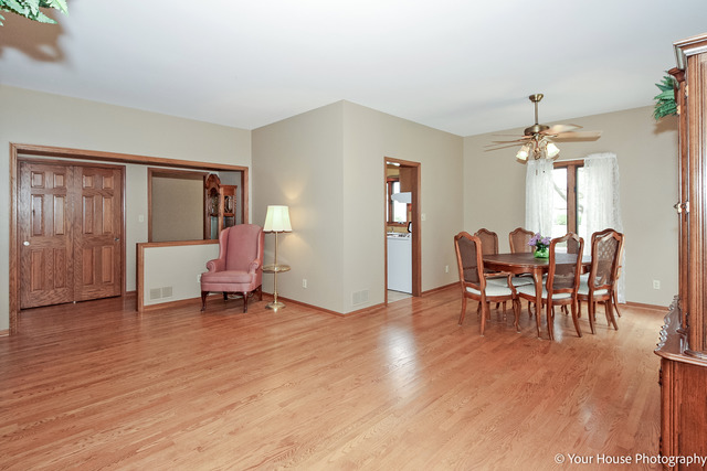 202 S Katie Ln, Mchenry, IL 60050 photo 3