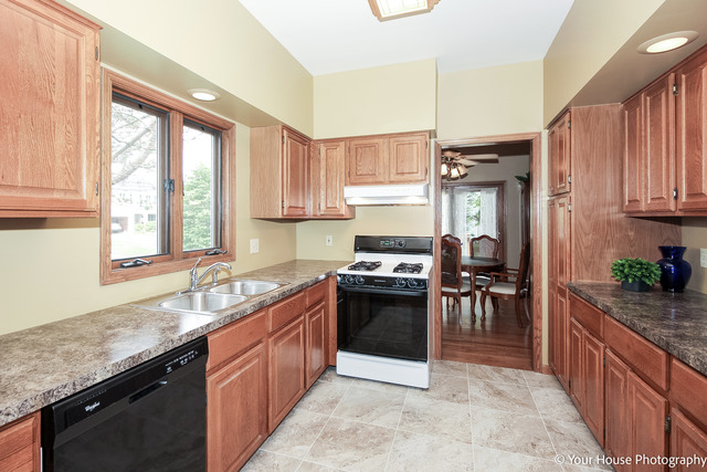 202 S Katie Ln, Mchenry, IL 60050 photo 7