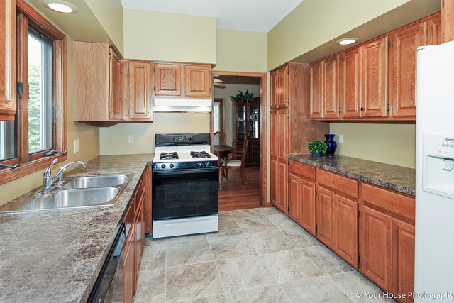 202 S Katie Ln, Mchenry, IL 60050 photo 5