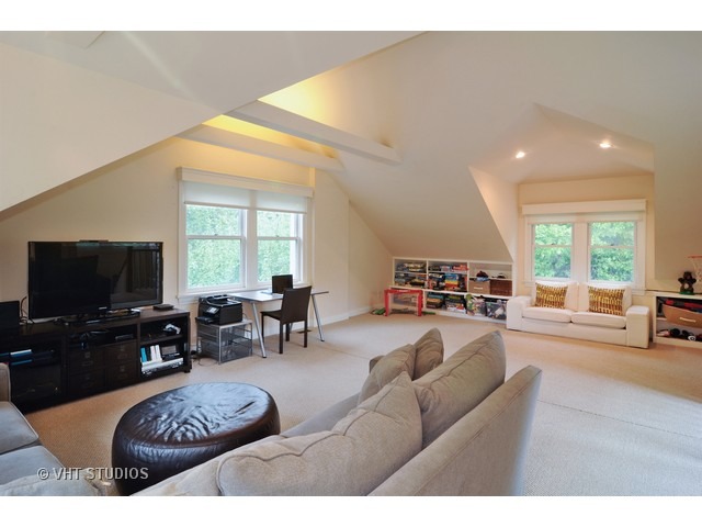 2205 Mcdaniel Ave, Evanston, IL 60201 photo 2