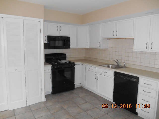 1689 S Chestnut St, Des Plaines, IL 60018 photo 5