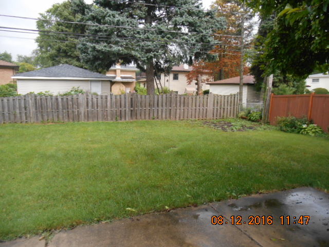 1689 S Chestnut St, Des Plaines, IL 60018 photo 2