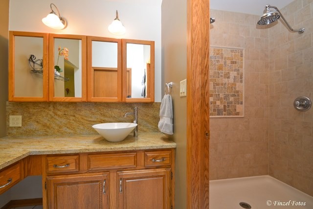 9 N079 Oak Bluff Dr, Elgin, IL 60124 photo 9