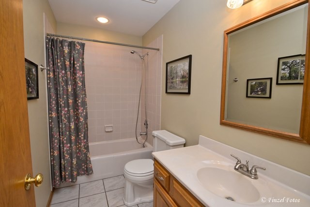 9 N079 Oak Bluff Dr, Elgin, IL 60124 photo 10