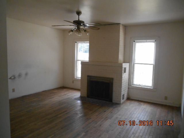 203 E Washington St, Harvard, IL 60033 photo 10