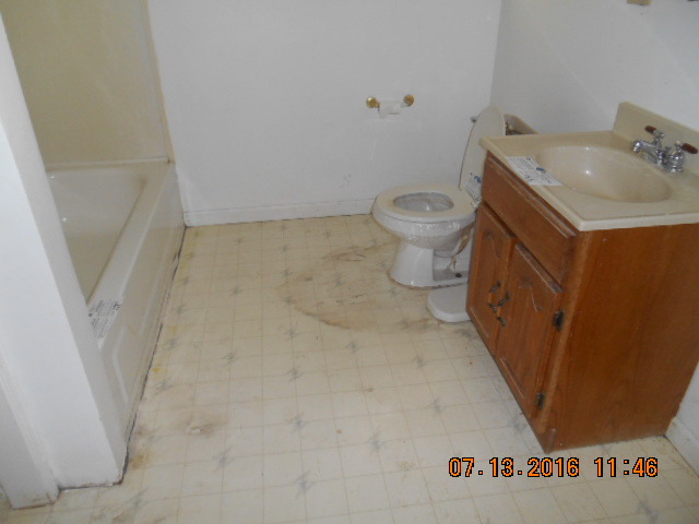203 E Washington St, Harvard, IL 60033 photo 12