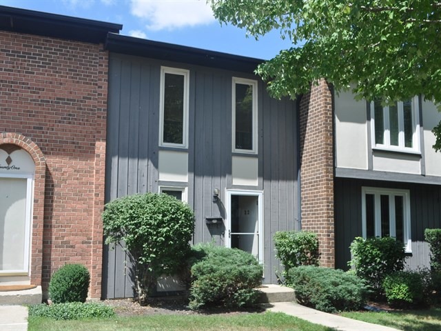 22 Cypress Square Pl, Elgin, IL 60123 photo 1