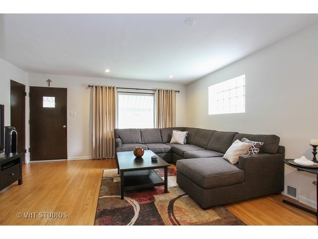 4135 Prescott Ave, Lyons, IL 60534 photo 2