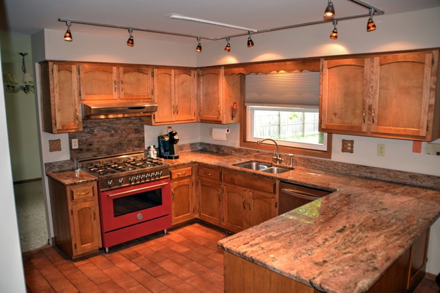 612 E Walnut St, Peotone, IL 60468 photo 4