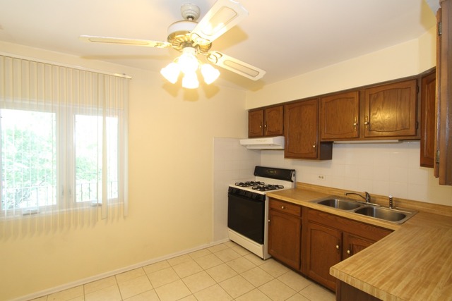 1525 Sander Ct #301, Wheeling, IL 60090 photo 3