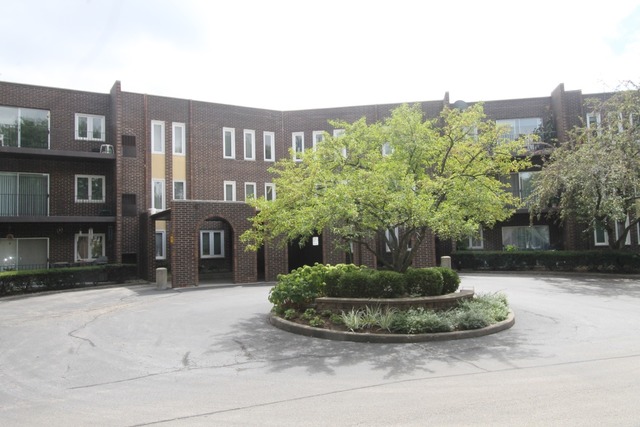 1525 Sander Ct #301, Wheeling, IL 60090 photo 1
