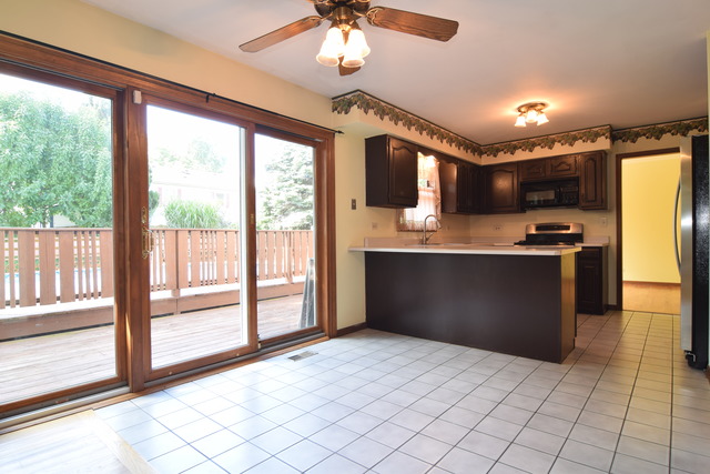 126 Pipers Dr, Bartlett, IL 60103 photo 7