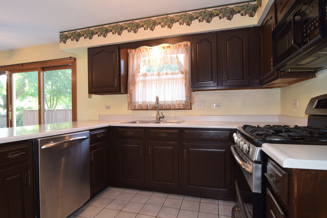 126 Pipers Dr, Bartlett, IL 60103 photo 6