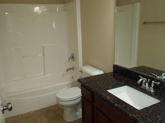 512 E Hunter Ln, Minooka, IL 60447 photo 13