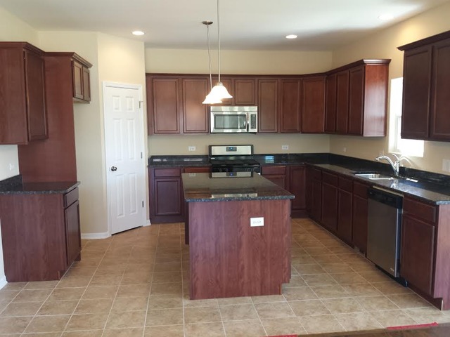 512 E Hunter Ln, Minooka, IL 60447 photo 8