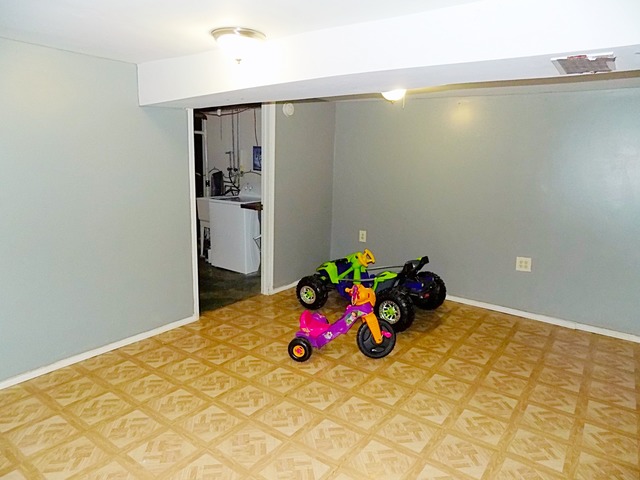 1361 Howard Ave, Des Plaines, IL 60018 photo 14
