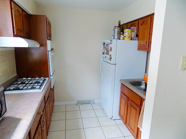 1361 Howard Ave, Des Plaines, IL 60018 photo 6