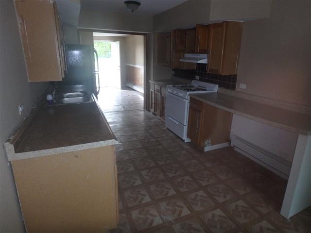 145 E 150th St, Harvey, IL 60426 photo 3