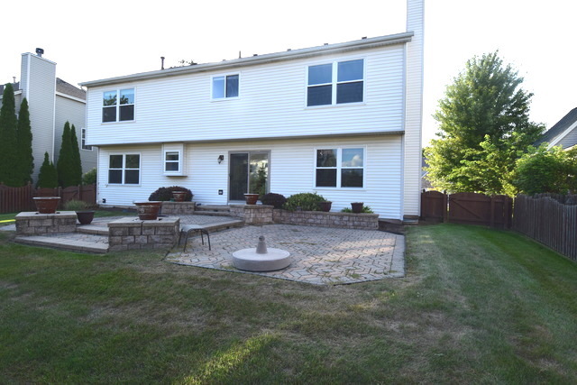 1702 Sierra Highlands Dr, Plainfield, IL 60586 photo 2