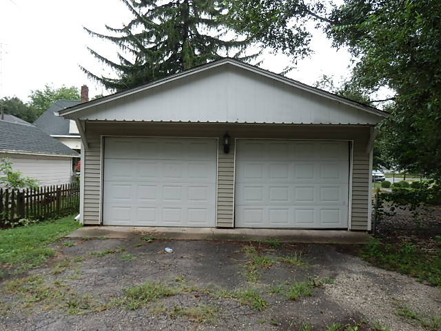 806 S Myrtle Ave, Kankakee, IL 60901 photo 4