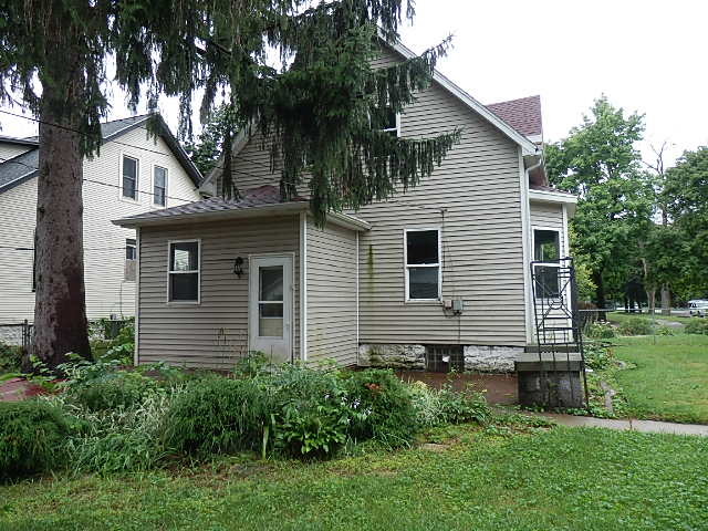 806 S Myrtle Ave, Kankakee, IL 60901 photo 2