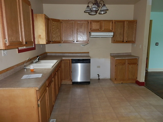 806 S Myrtle Ave, Kankakee, IL 60901 photo 8