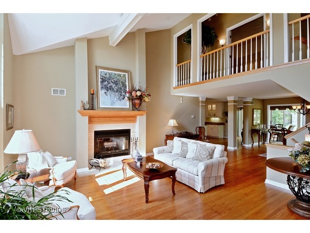 2270 Sutton Ln, Aurora, IL 60502 photo 3