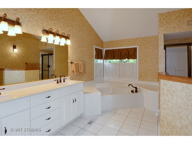 2270 Sutton Ln, Aurora, IL 60502 photo 12