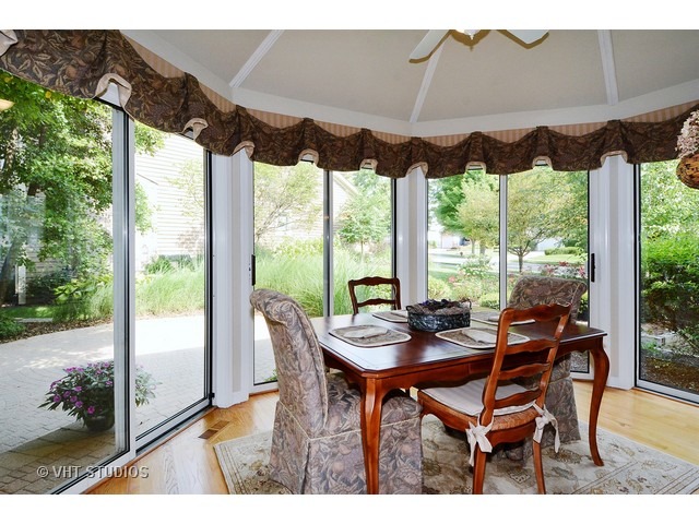 2270 Sutton Ln, Aurora, IL 60502 photo 7