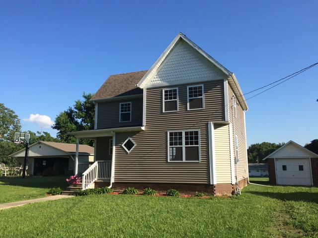 237 E South St, Sheffield, IL 61361 photo 1