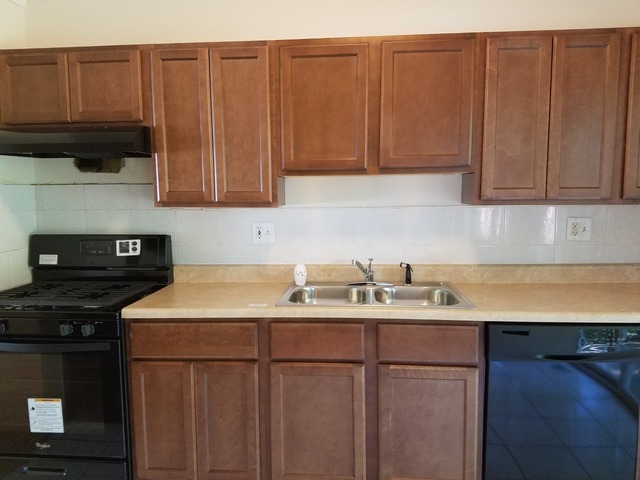325 Edgewood Dr, Wheeling, IL 60090 photo 3