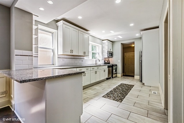 8112 S Champlain Ave, Chicago, IL 60619 photo 5
