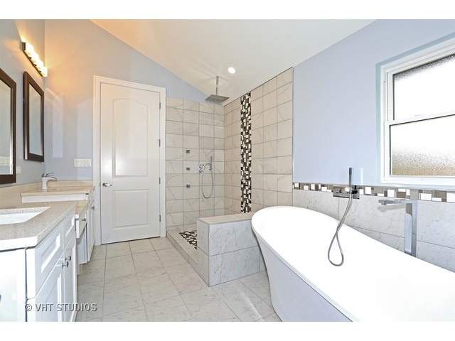 95 E Thacker St, Des Plaines, IL 60016 photo 8