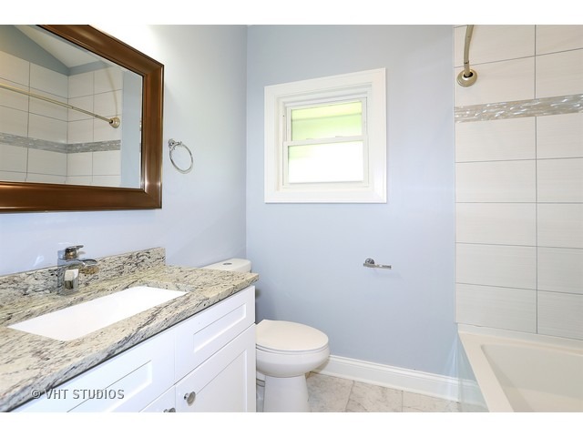 95 E Thacker St, Des Plaines, IL 60016 photo 12
