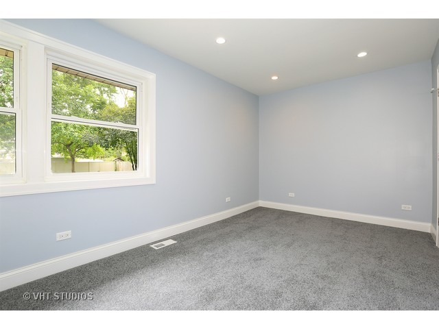 95 E Thacker St, Des Plaines, IL 60016 photo 10