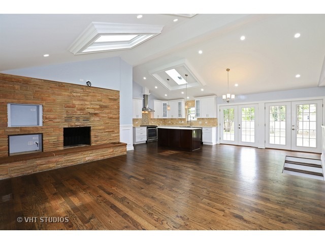 95 E Thacker St, Des Plaines, IL 60016 photo 2