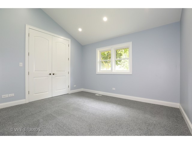 95 E Thacker St, Des Plaines, IL 60016 photo 9