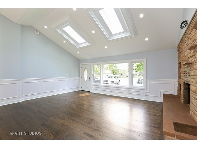 95 E Thacker St, Des Plaines, IL 60016 photo 3