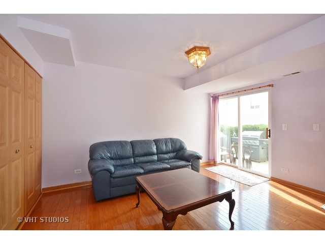 855 Symphony Dr, Aurora, IL 60504 photo 5