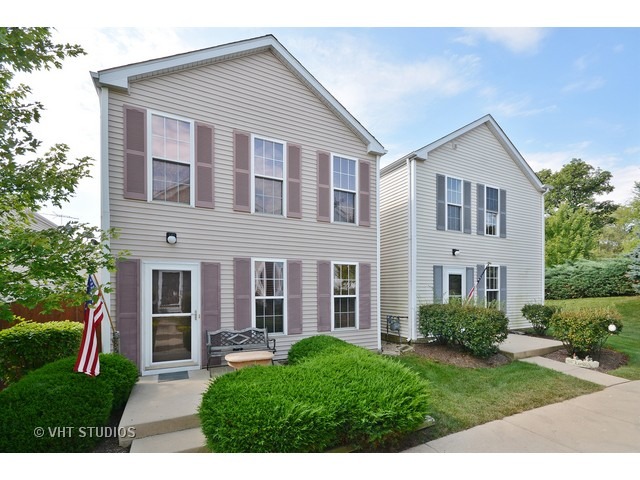 855 Symphony Dr, Aurora, IL 60504 photo 1