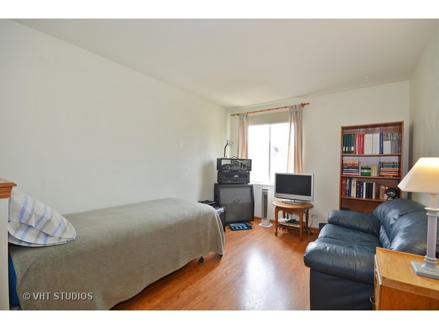 855 Symphony Dr, Aurora, IL 60504 photo 6