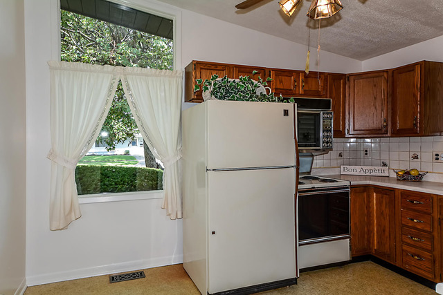 115 W Jeffery Ave, Wheeling, IL 60090 photo 12