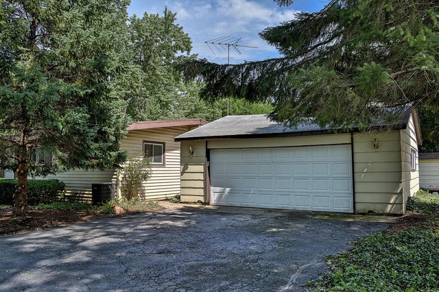 115 W Jeffery Ave, Wheeling, IL 60090 photo 25