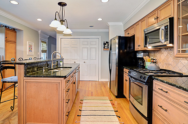 7010 Beechnut Ln, Darien, IL 60561 photo 9