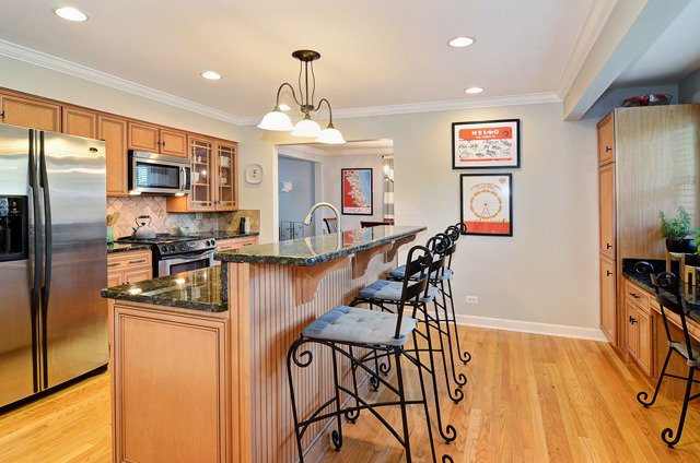 7010 Beechnut Ln, Darien, IL 60561 photo 10