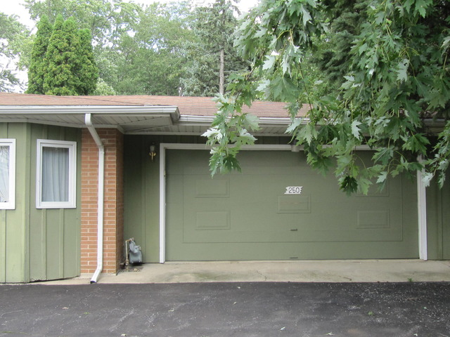 25 W250 Armbrust Ave, Wheaton, IL 60187 photo 3