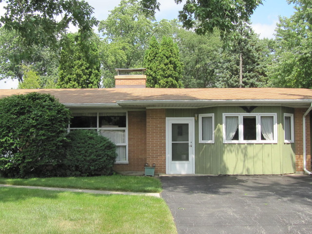 25 W250 Armbrust Ave, Wheaton, IL 60187 photo 2